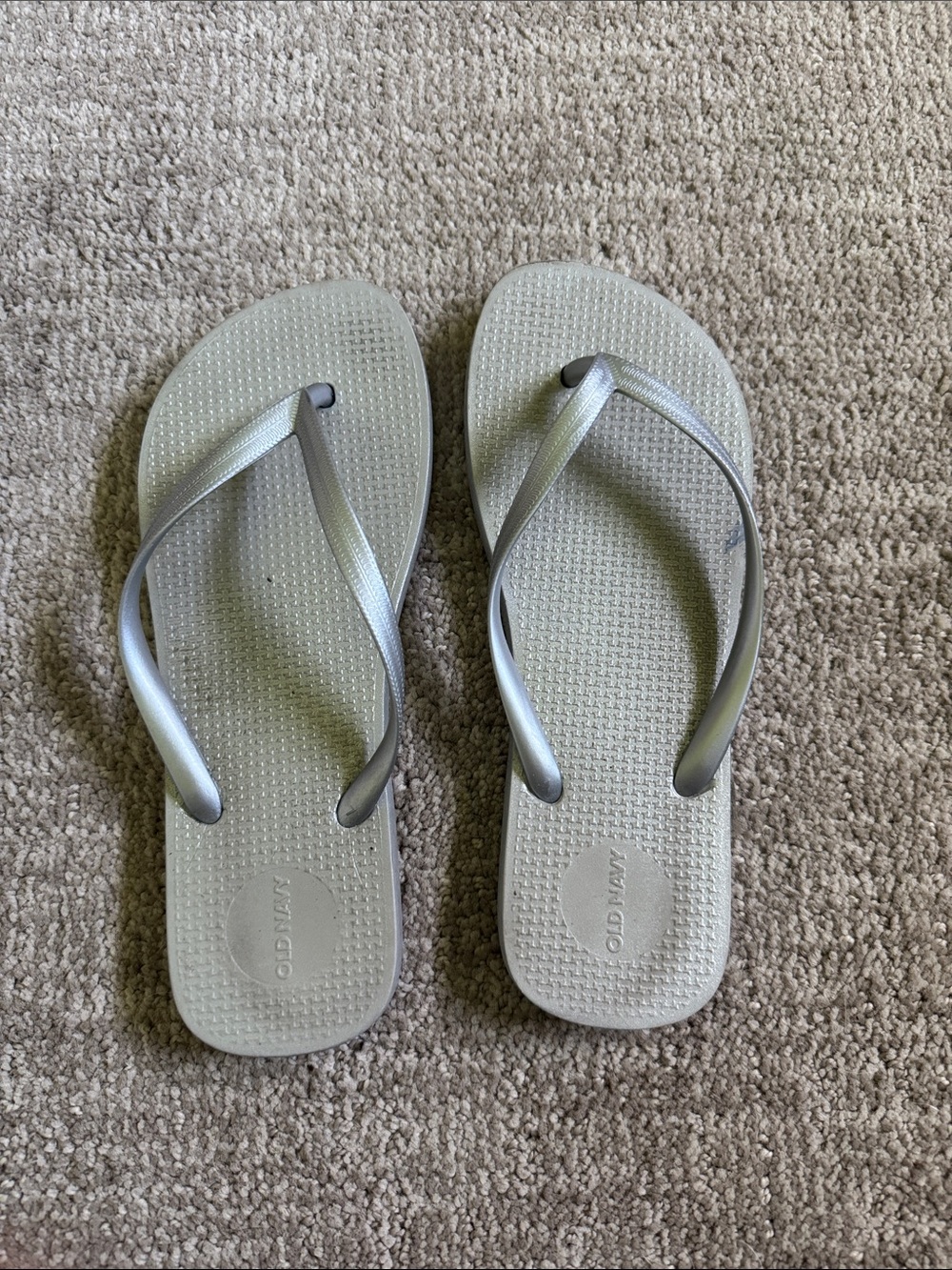 Old Navy Metallic Silver Women's Flip Sandals size 7